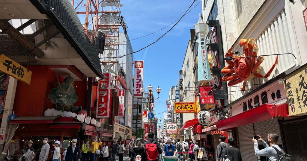 To Dotonbori Street9