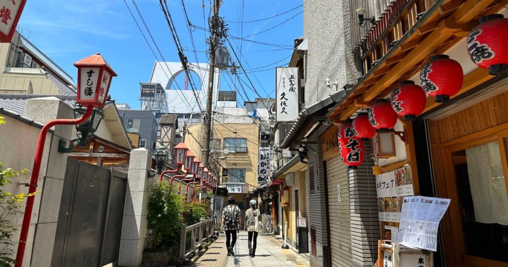 To Sennichimae Shopping Street and Hozenji Temple4