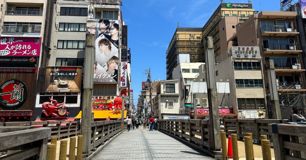 To Sennichimae Shopping Street and Hozenji Temple12